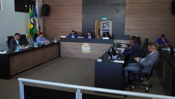 Câmara de Dianópolis debate projetos estruturantes e aprova demandas urgentes da população em sessão desta segunda 
