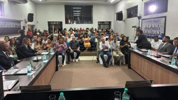 Câmara de Dianópolis realiza noite histórica com entrega de títulos de cidadão honorário e reúne grandes nomes em sessão solene
