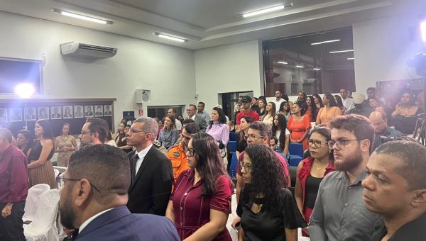 Câmara de Dianópolis realiza sessão solene com entrega de Moções de Aplausos para diversas personalidades
