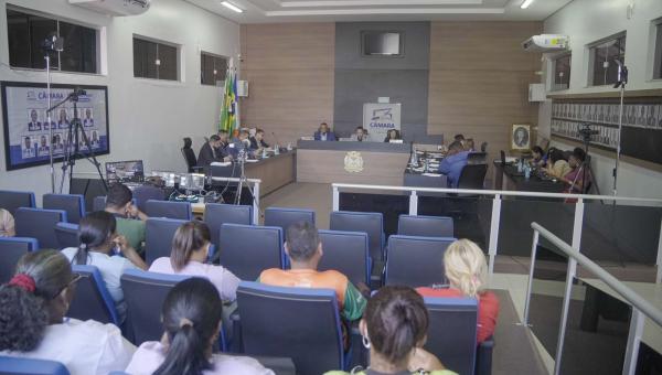 Sessão Ordinária: Vereadores aprovam melhorias urbanas e abrem espaço para reivindicações dos agentes comunitários de saude e endemias
