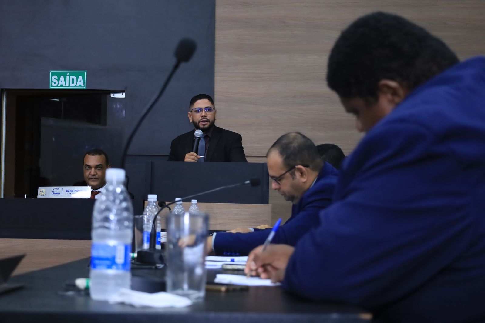 Câmara de Dianópolis encerra calendário de sessões de abril com homenagens e cobranças por serviços de infraestrutura