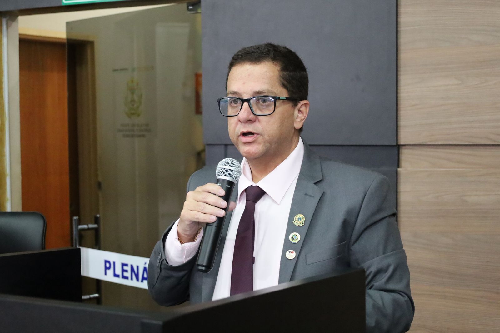 Câmara abre Calendário de Sessões de Maio com homenagens e pedido de isenção de IPTU