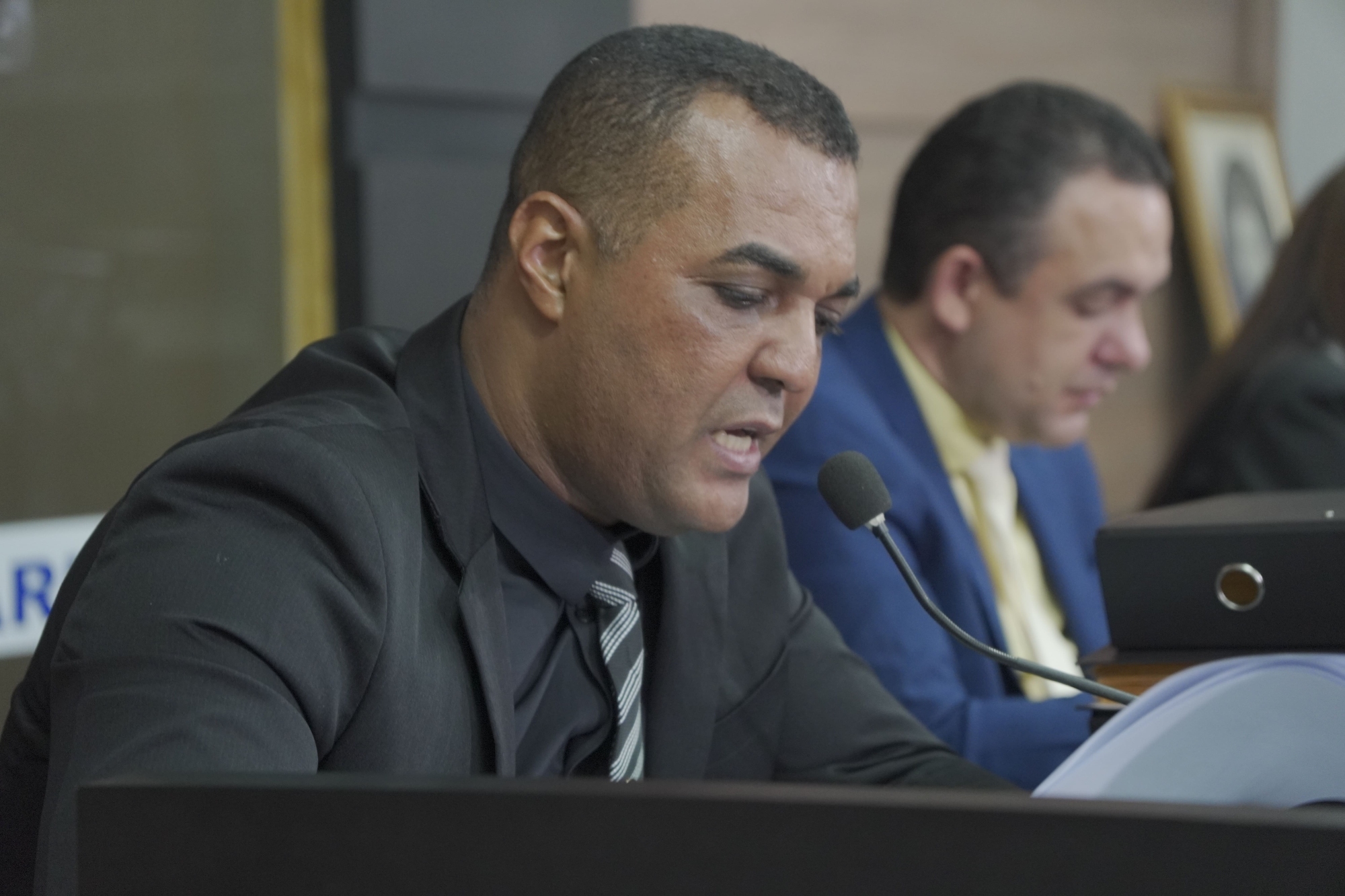 Sessão da Câmara de Dianópolis marca avanços em infraestrutura, educação e proteção social
