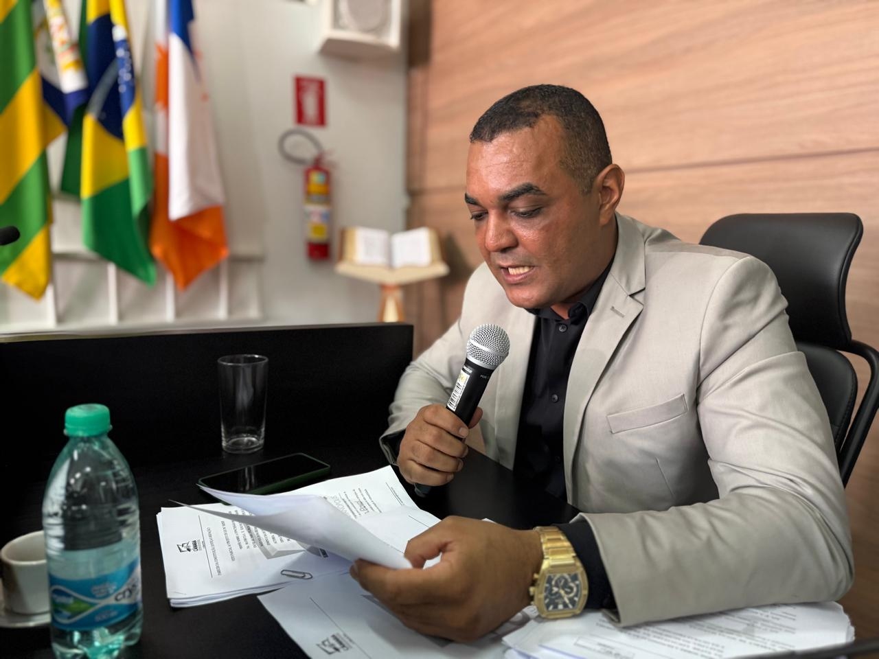 Câmara abre trabalhos de outubro em sessão marcada por homenagens ao Dia do Vereador e aprovações importantes
