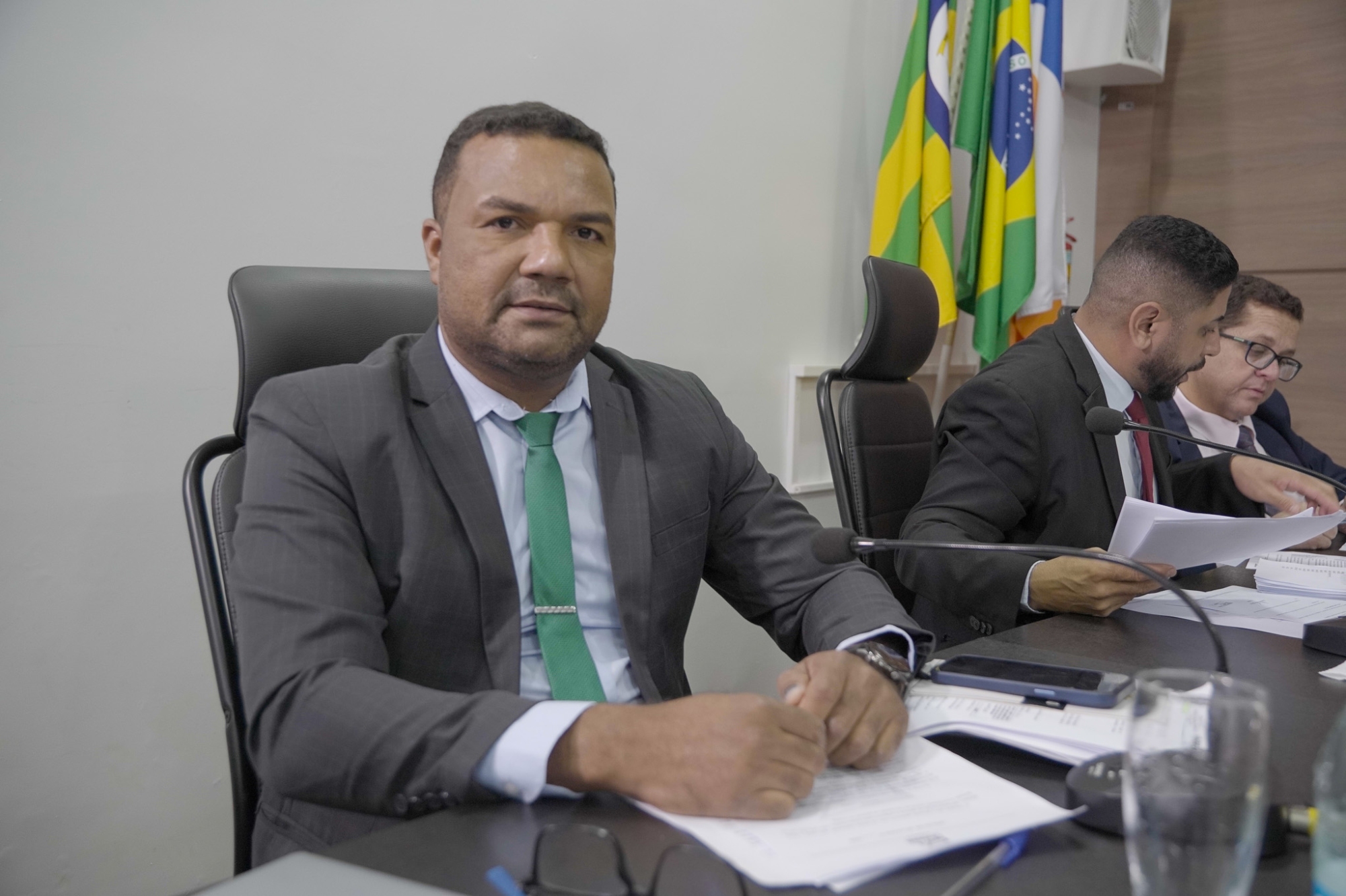 Câmara aprova projetos e indicações em sessão marcada por avanços em segurança, mobilidade e meio ambiente
