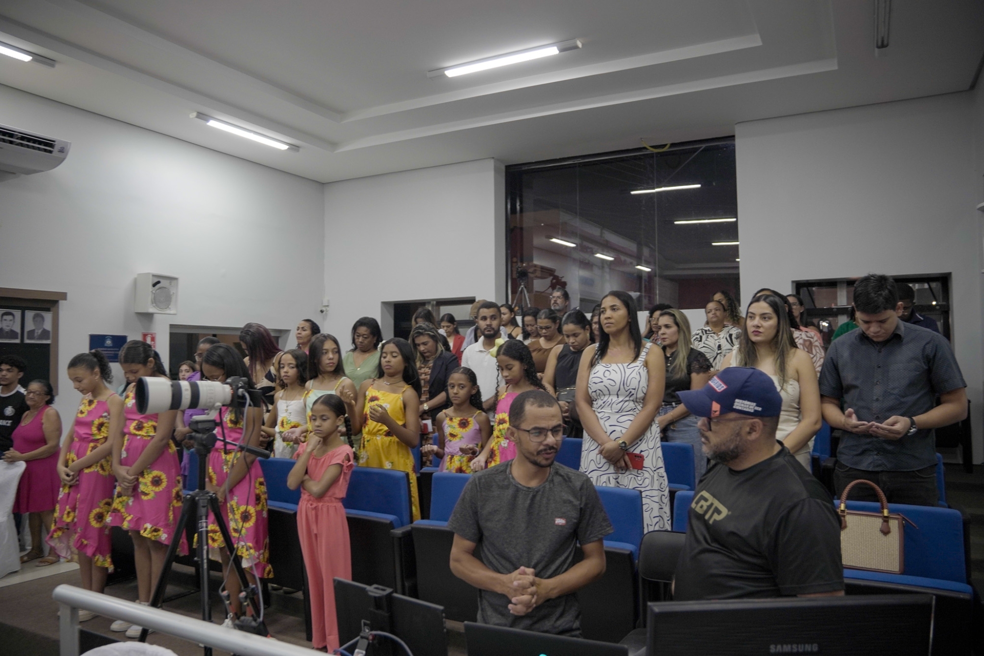 Câmara realiza Sessão Solene em homenagem aos professores da rede municipal
