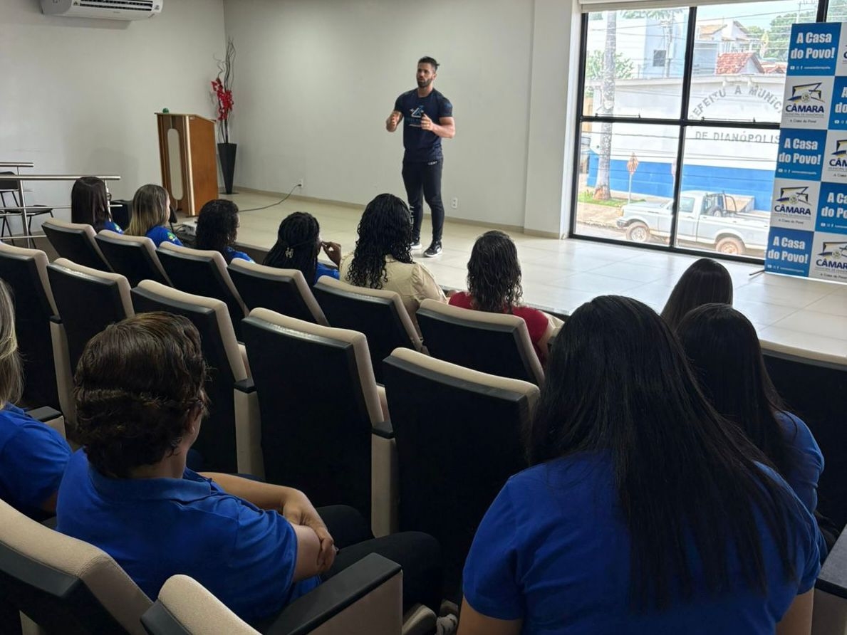 Câmara implanta programa de ginástica laboral para servidores
