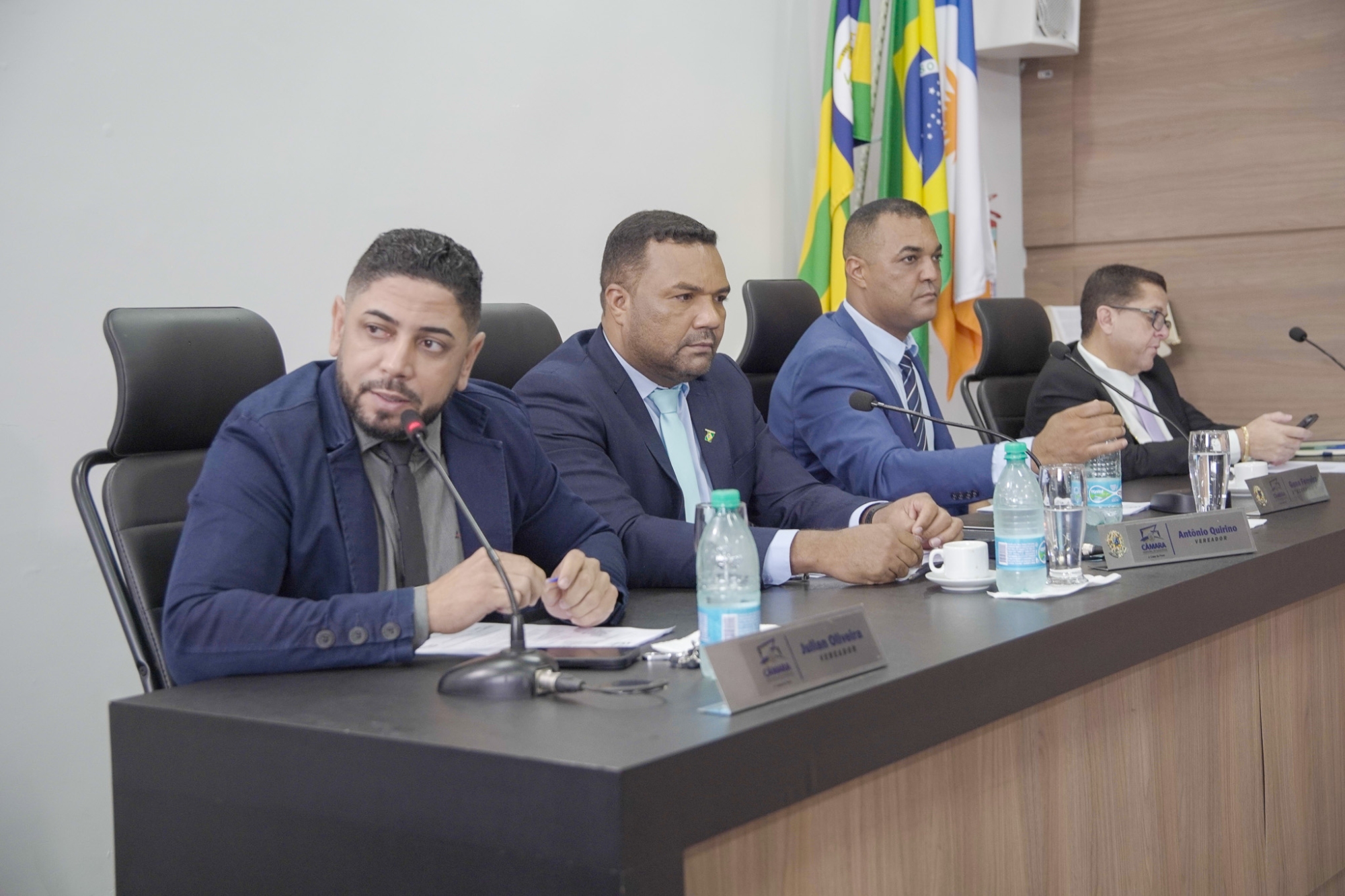 Câmara realiza sessão com foco em educação, infraestrutura e transparência na gestão pública
