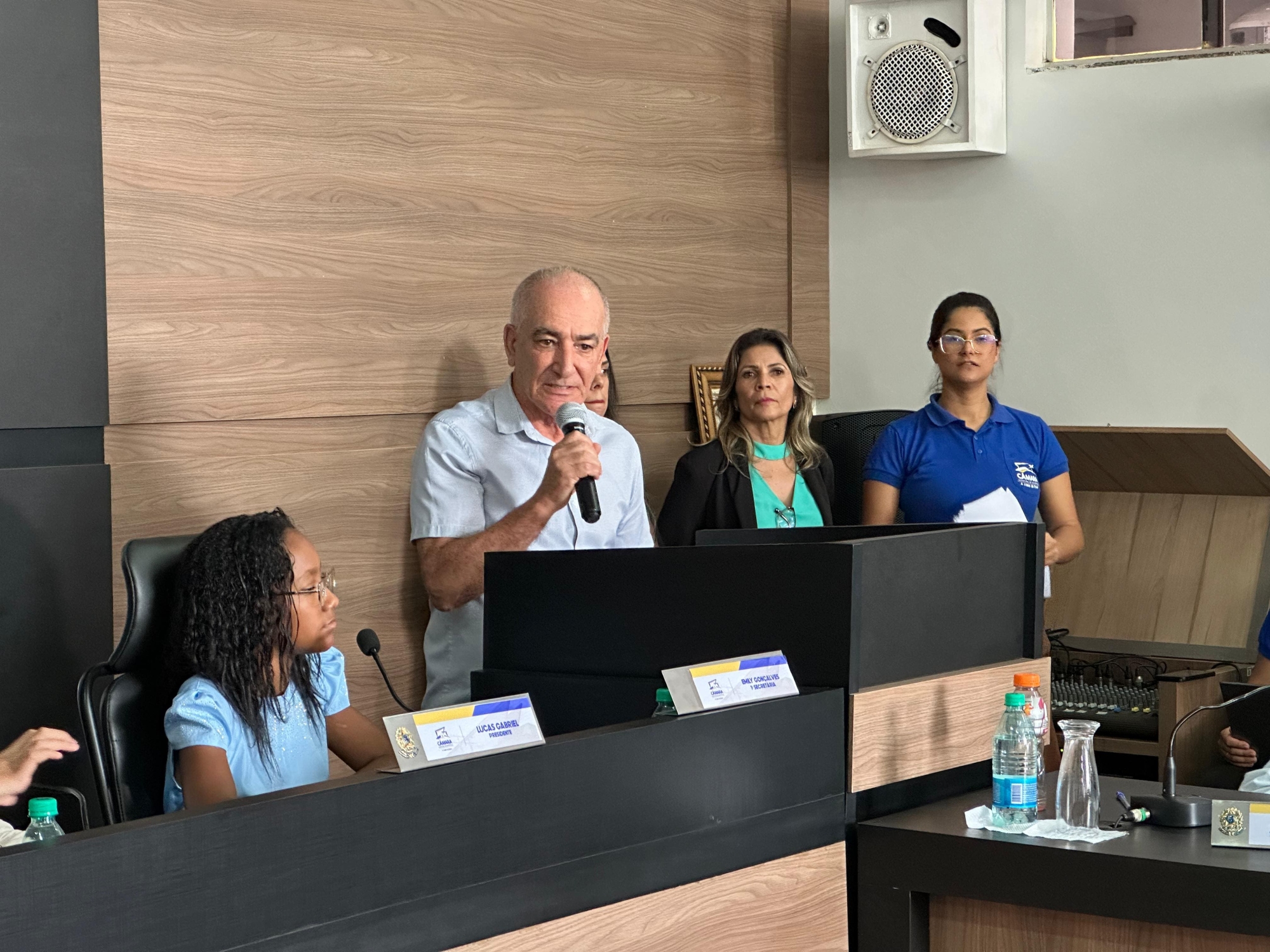 Câmara de Dianópolis vive dia histórico com a Sessão Solene do Vereador Mirim
