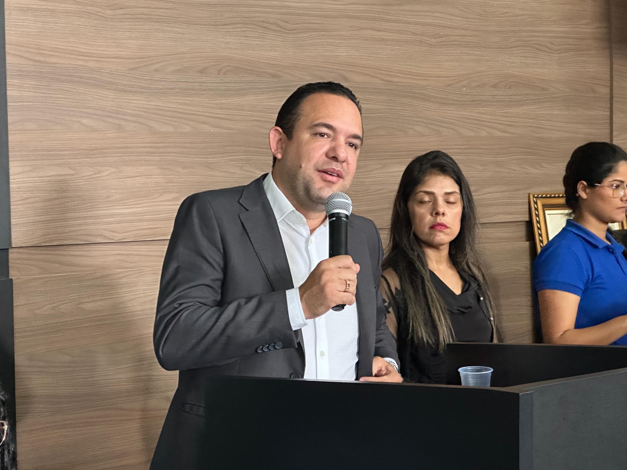 Câmara de Dianópolis vive dia histórico com a Sessão Solene do Vereador Mirim
