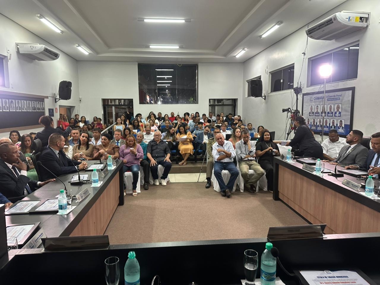 Câmara de Dianópolis realiza noite histórica com entrega de títulos de cidadão honorário e reúne grandes nomes em sessão solene
