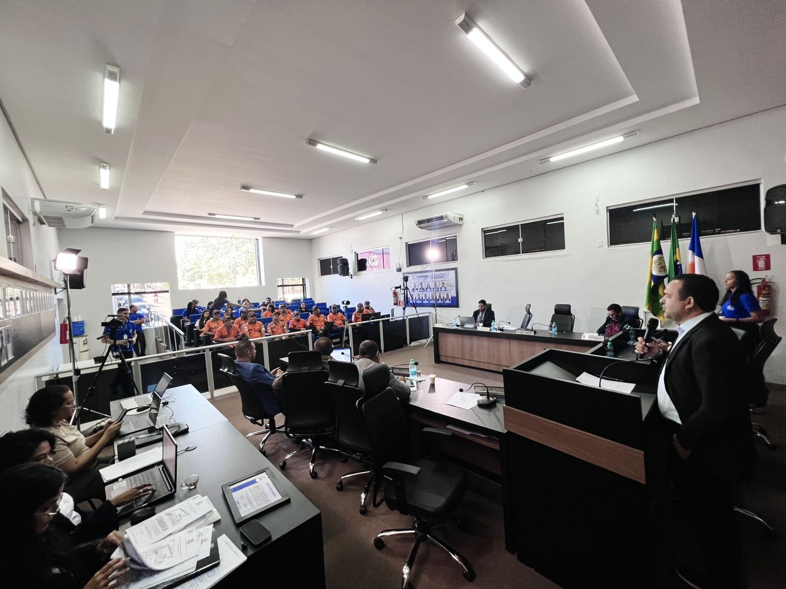 Câmara encerra calendário de sessões de abril com produtividade histórica e aprova pacote de ações para a população 