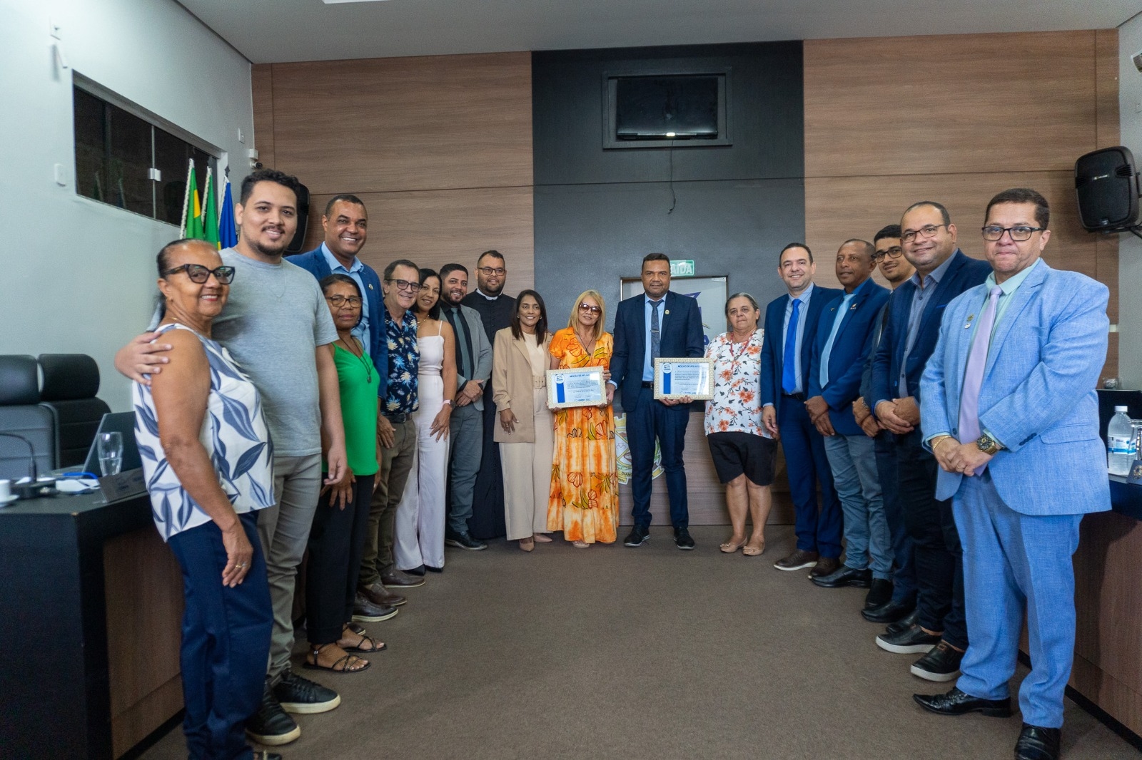 Câmara de Dianópolis aprova moções de aplausos e avança na análise de projetos sociais e administrativos
Câmara de Dianópolis aprova moções de aplausos e avança na análise de projetos sociais e administrativos